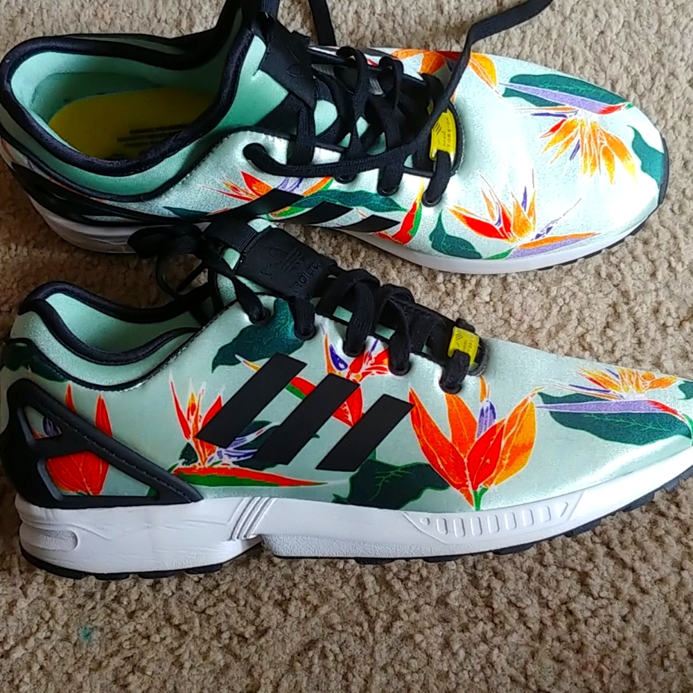Adidas torsion mint green w floral design